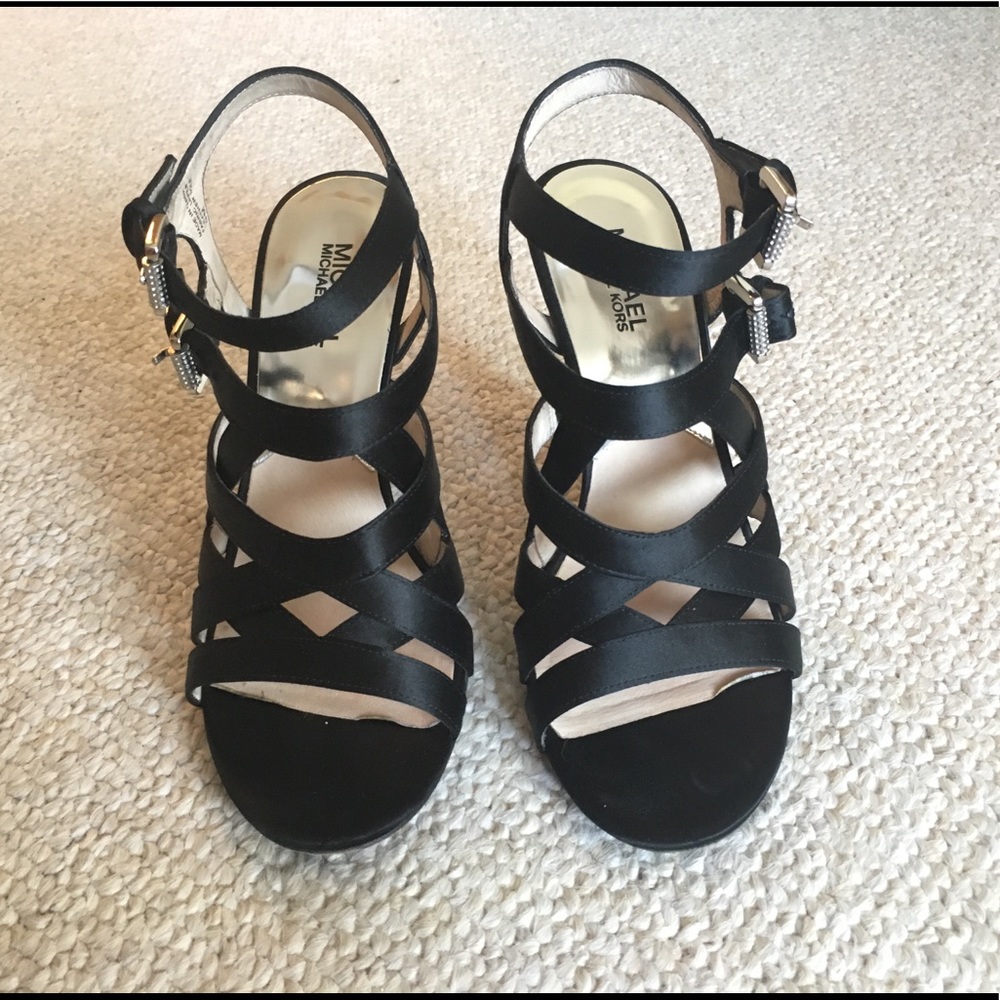 Michael Kors Shimmer black satin 4” heel size 9